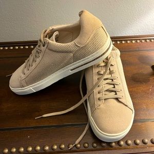 Birkenstock tennis shoes size 39